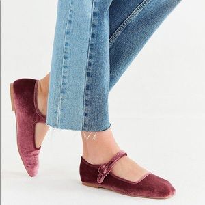 🍇Urban Outfitters Velvet Mary Janes🍇